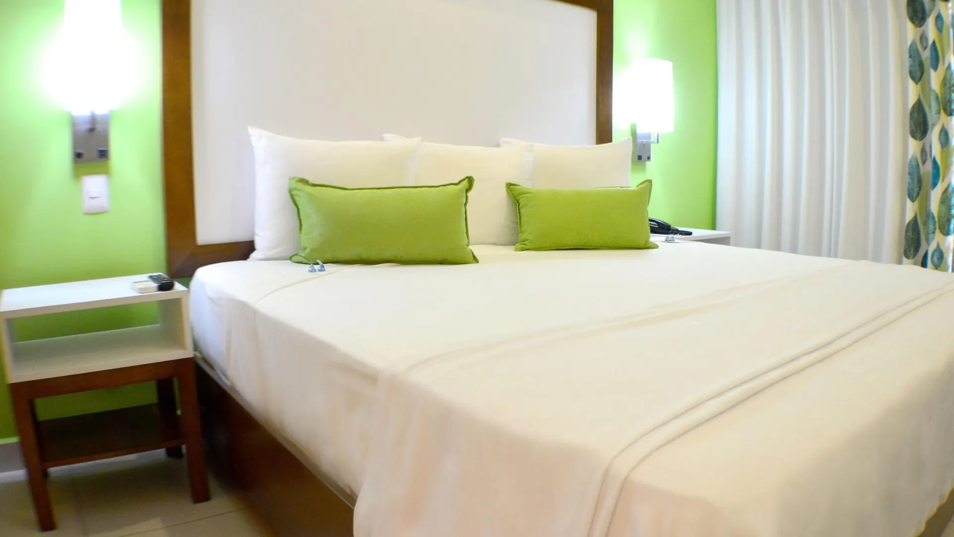 Cancun Bay All Inclusive Hotel Resort