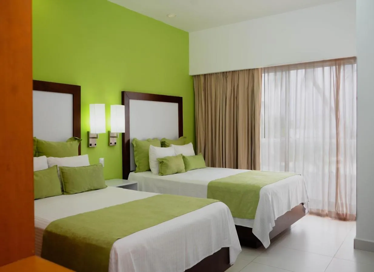 Cancun Bay All Inclusive Hotel 4*,
