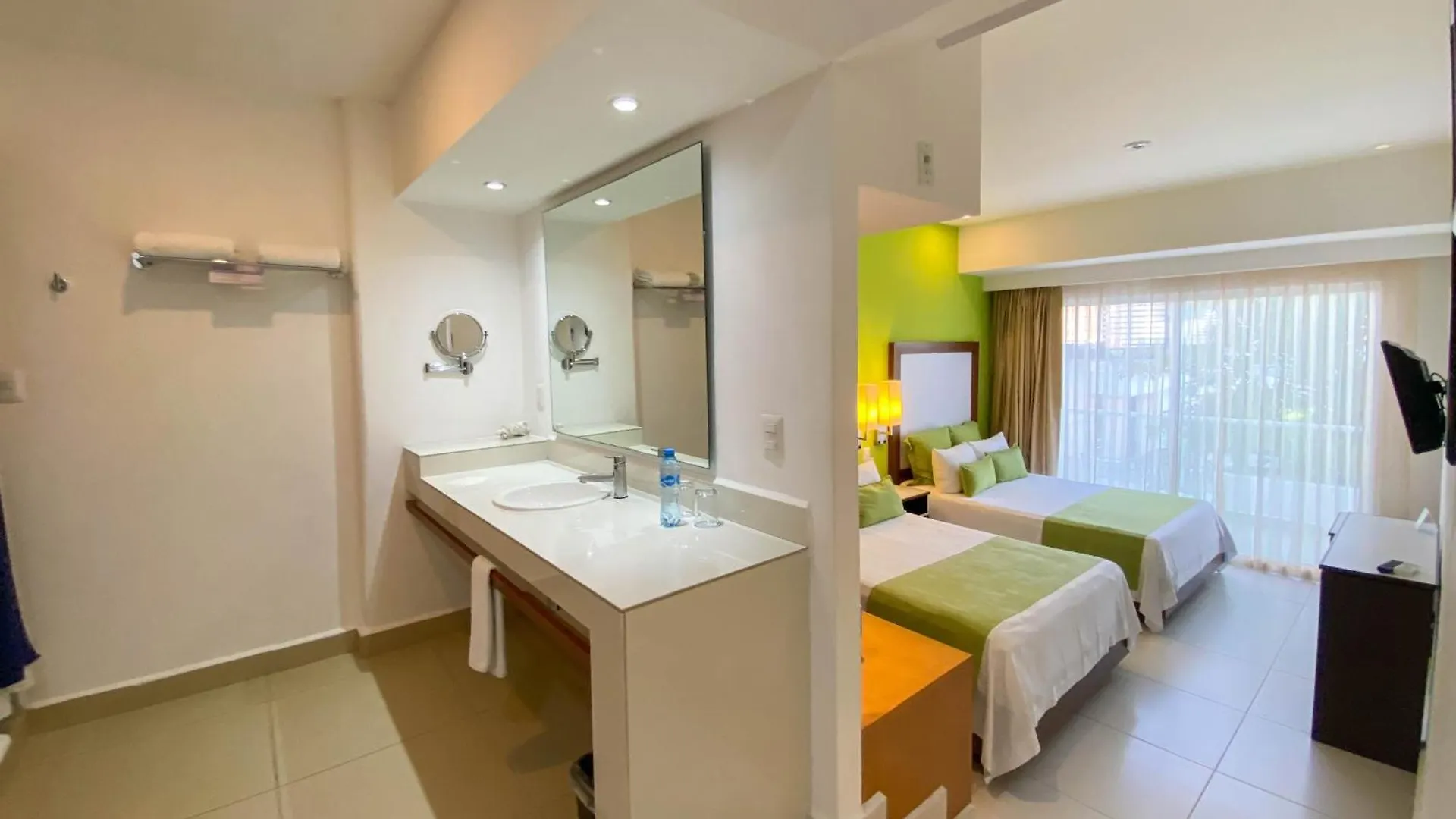 Resort Cancun Bay All Inclusive Hotel