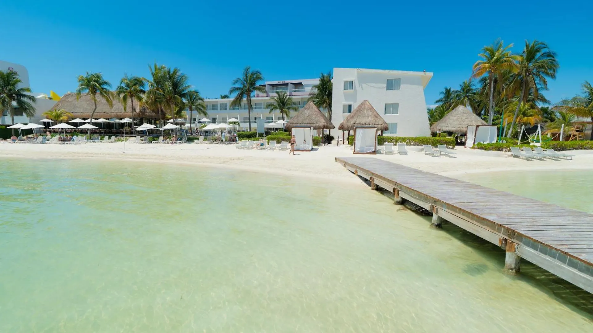 Cancun Bay Resort 4*,